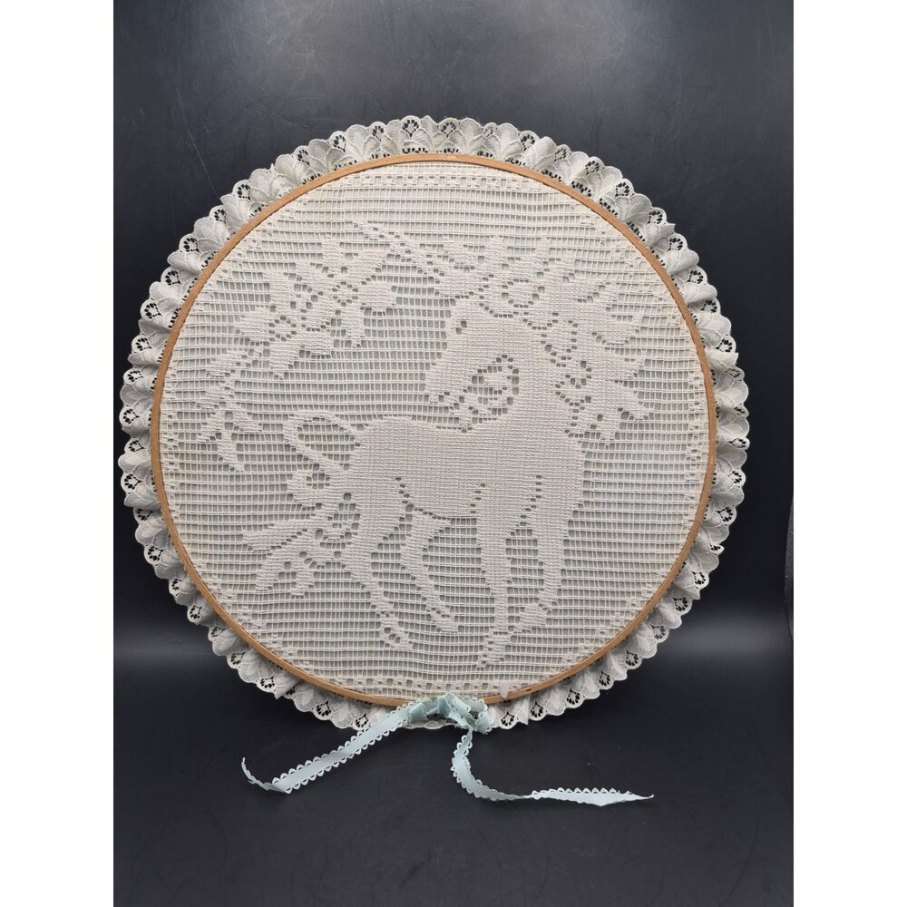 Vintage Unicorn filet crochet lace wall decor ~14” Round Wood Frame Lace Border